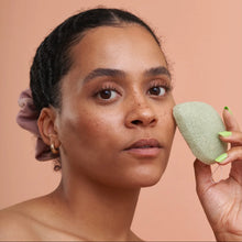 Load image into Gallery viewer, CLEANSING KONJAC SPONGE - ANTIOXIDANT GREAN TEA