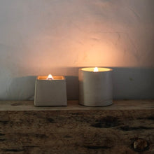 Load image into Gallery viewer, ESSENTIAL OIL + SAY WAX | CLAY CANDLE
