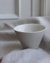Load image into Gallery viewer, TULĀ TEACUP WITH SAUCER

