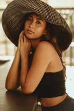Load image into Gallery viewer, Sun Hats: Multicolor Melange Packable 5"&amp;7" Brim Straw
