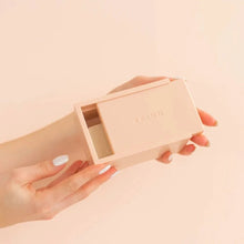 Load image into Gallery viewer, 2-IN-1 TRAVEL CASE &amp; SOAP DISH
