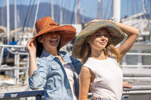 Load image into Gallery viewer, Sun Hats: Multicolor Melange Packable 5"&amp;7" Brim Straw
